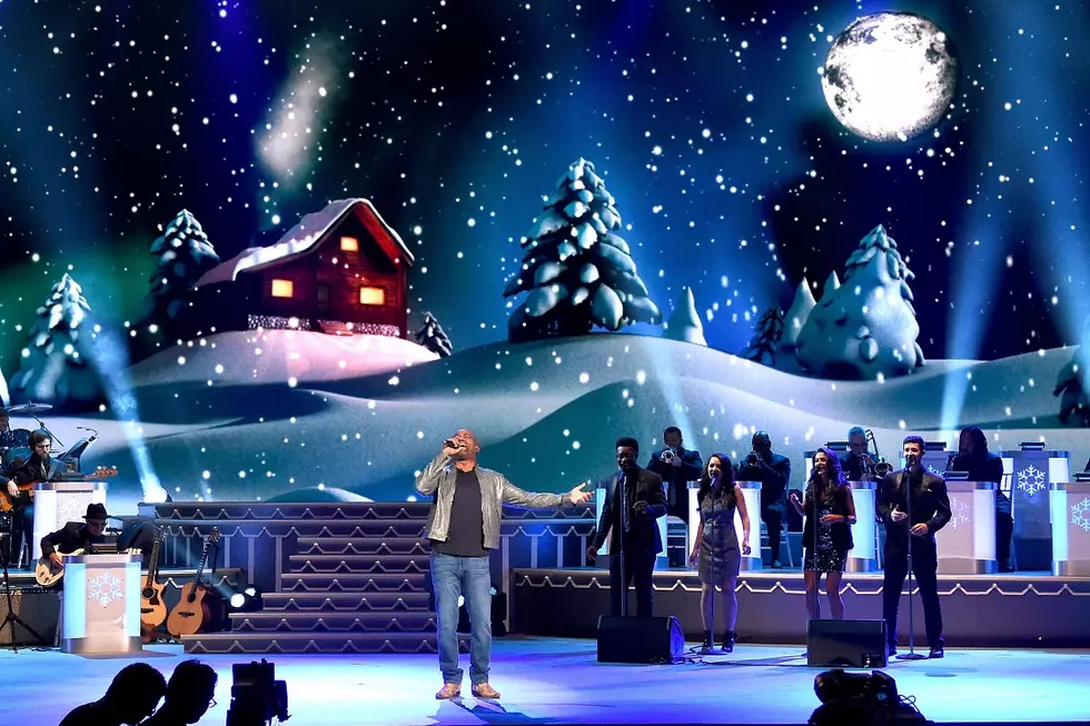 How Country Does Christmas: Artists’ Favorite Holiday Traditions and Memories